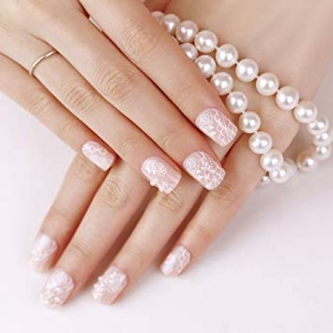 Πέρλες στα νύχια: Η κομψή τάση που θα αντικαταστήσει το γαλλικό Πέρλες στα νύχια: Η κομψή τάση που θα αντικαταστήσει το γαλλικό