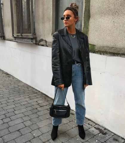 Yπάρχει ένα είδος τζιν που πωλείται σχεδόν κάθε 10 δευτερόλεπτα και θα σου αρέσει πολύ Yπάρχει ένα είδος τζιν που πωλείται σχεδόν κάθε 10 δευτερόλεπτα και θα σου αρέσει πολύ