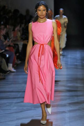 Η μεγάλη επιστροφή των 80's: 10 outfits που θα θέλεις να φοράς συνέχεια μέσα στο 2019 Η μεγάλη επιστροφή των 80's: 10 outfits που θα θέλεις να φοράς συνέχεια μέσα στο 2019