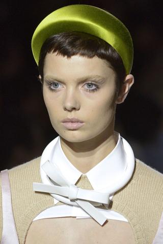 Η μεγάλη επιστροφή των 80's: 10 outfits που θα θέλεις να φοράς συνέχεια μέσα στο 2019 Η μεγάλη επιστροφή των 80's: 10 outfits που θα θέλεις να φοράς συνέχεια μέσα στο 2019