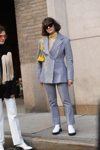 Tα 7 στιλιστικά μυστικά των Νεοϋορκέζων για να αναβαθμίσεις τα basic outfits Tα 7 στιλιστικά μυστικά των Νεοϋορκέζων για να αναβαθμίσεις τα basic outfits