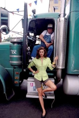 Nastasia Urbano: Η ιστορία του μοντέλου της Vogue που είναι πλέον άστεγη συγκλονίζει Nastasia Urbano: Η ιστορία του μοντέλου της Vogue που είναι πλέον άστεγη συγκλονίζει