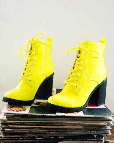 Χαμός στα social media με τα chunky boots που επέστρεψαν δυναμικά Χαμός στα social media με τα chunky boots που επέστρεψαν δυναμικά