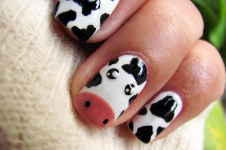 Για ποιο λόγο γίνεται χαμός στα social media με τα cow nails; Για ποιο λόγο γίνεται χαμός στα social media με τα cow nails;